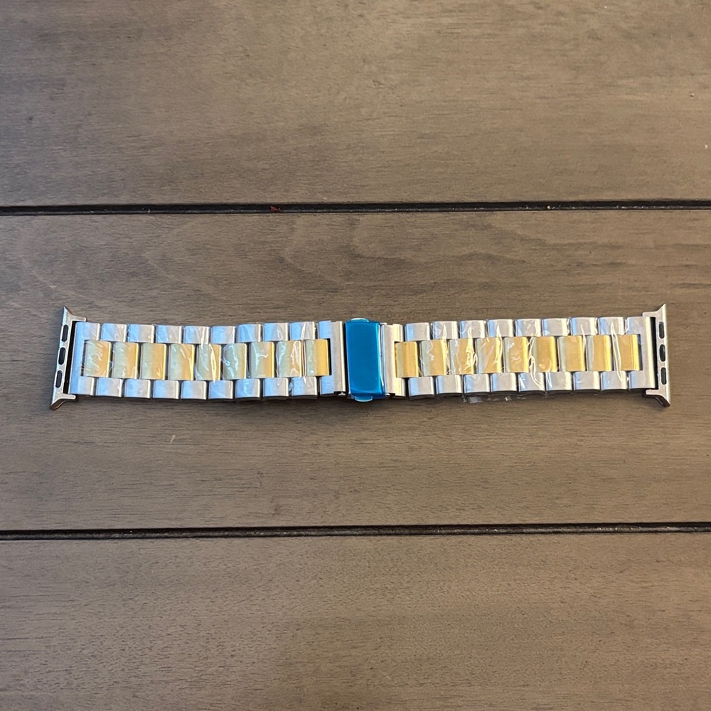 NWOT Stainless Steel Apple Watch Band - Silver and Gold
